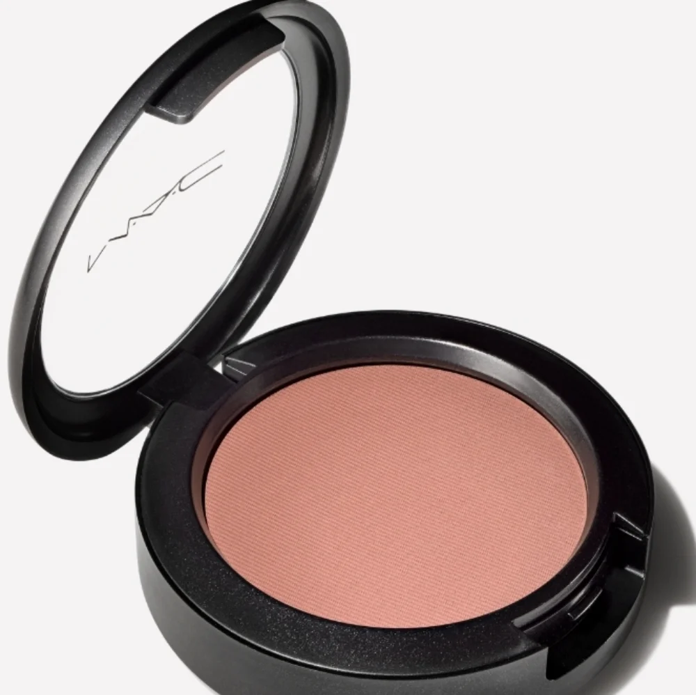 MAC Gingerly Sheertone Blush